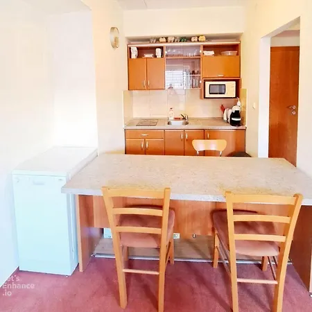 Park & Apartamento Piest'any